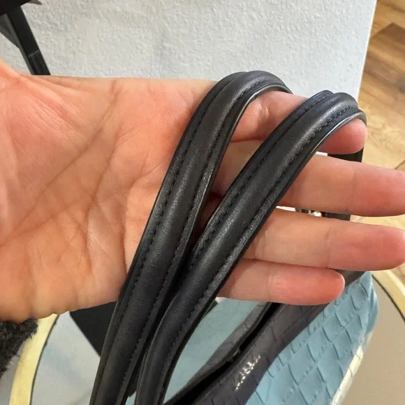 Coach Navy and Teal Croc-Embossed Shoulder Bag - Picture 5 of 16